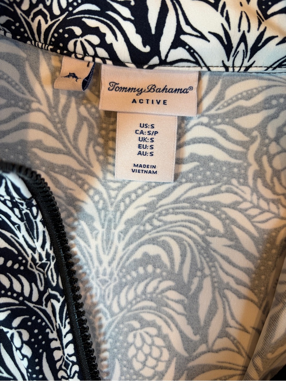 Tommy Bahama IslandZone Aubrey Pineapple Print Active Zip Dress
Size -Small - Picture 5 of 6